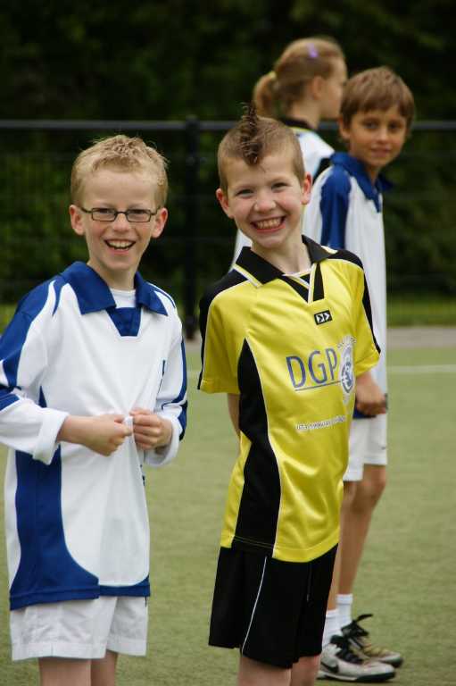 Korfbal E2  8 mei 2010 -15.JPG